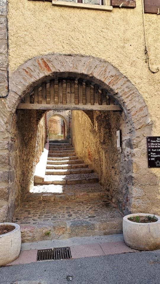 Maison Les Ramparts Villefranche-de-Conflent Exteriör bild